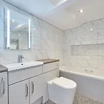 Celebration Apartments, Pier View Penthouse * Whitby