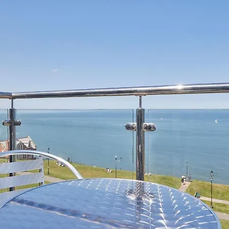 Celebration Apartments, Pier View Penthouse Holiday home