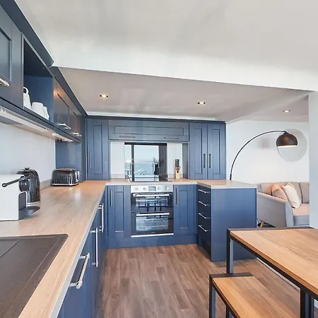 Celebration Apartments, Pier View Penthouse Whitby